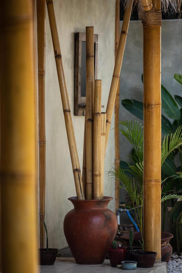 Bambu Hideaway Villa Gili Air Exterior photo